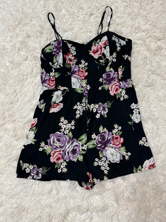 Xhilaration Pants - NWOT women’s size XL Floral Black Spaghetti-Strap Romper